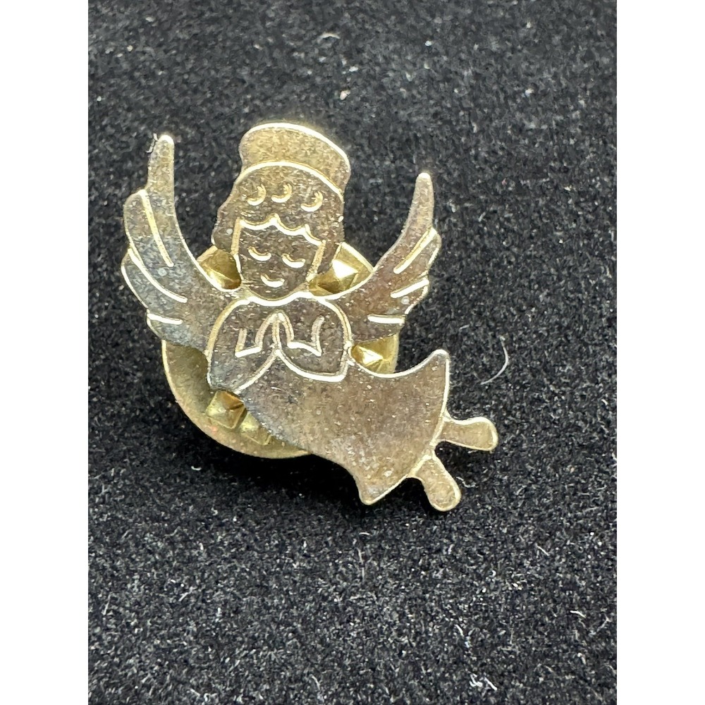 Vintage Guardian Angel Praying Gold Tone Lapel Pin